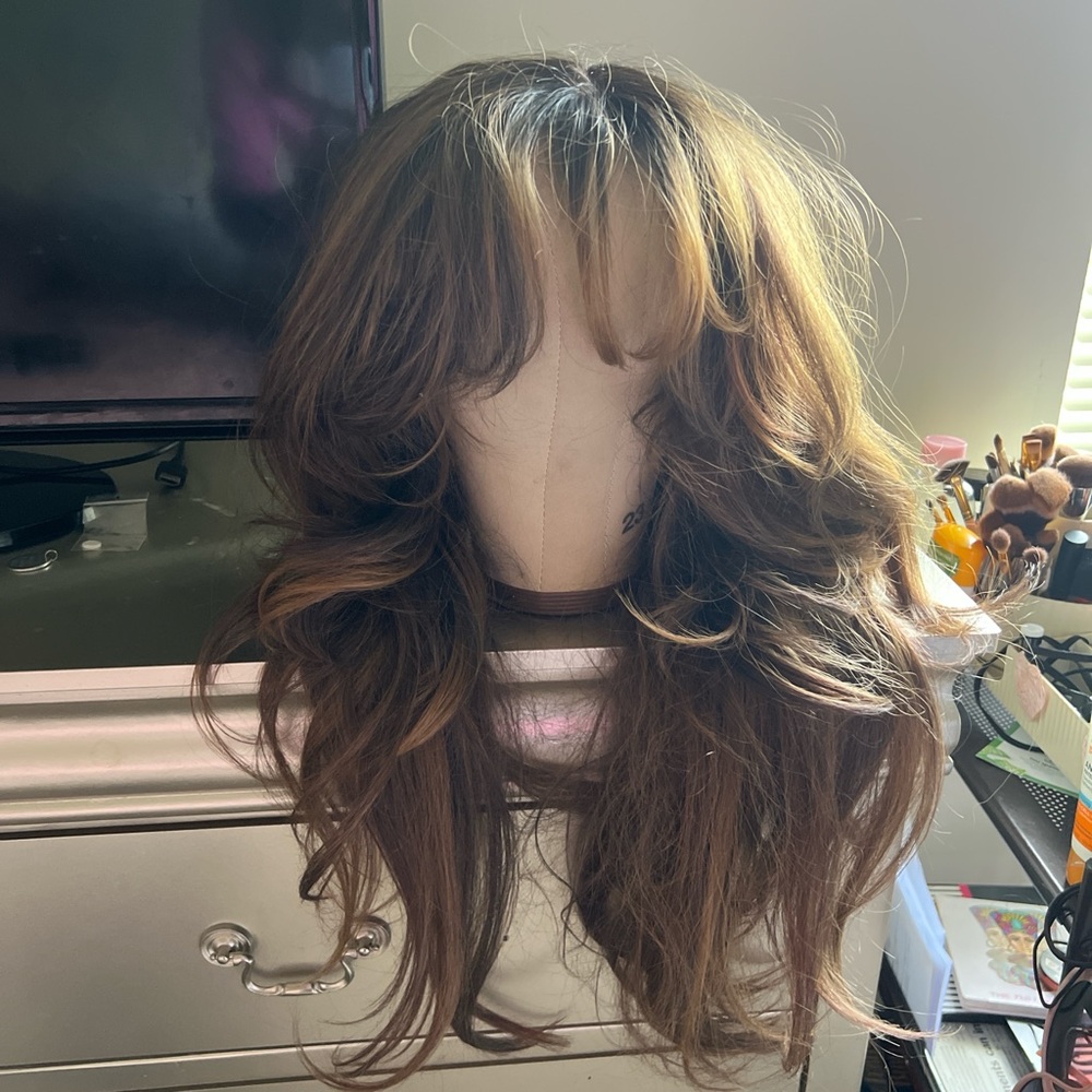 Elegant Brown and Blonde Layered Hair Wig